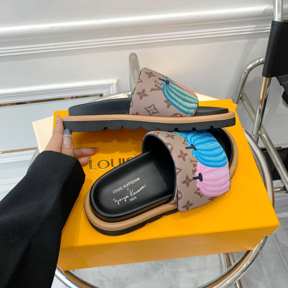 Louis Vuitton Pool Pillow Flat Comfort Mule