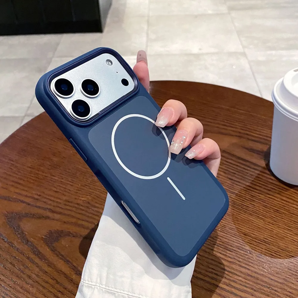 Силиконовые чехлы с MagSafe для iPhone 17 Pro