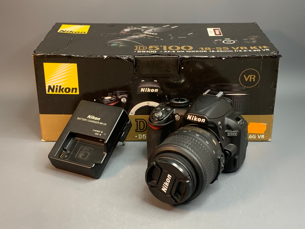 Nikon D3100 Kit 18-55mm 564 кадров