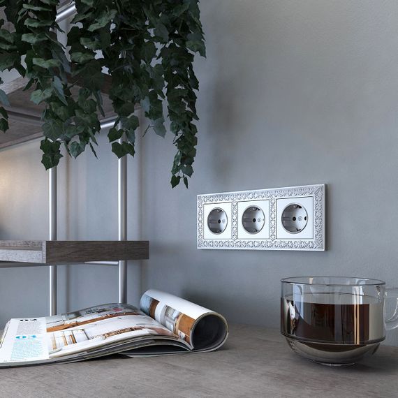 Рамка Werkel Antik на 3 поста матовый хром WL07-Frame-03 4690389145681