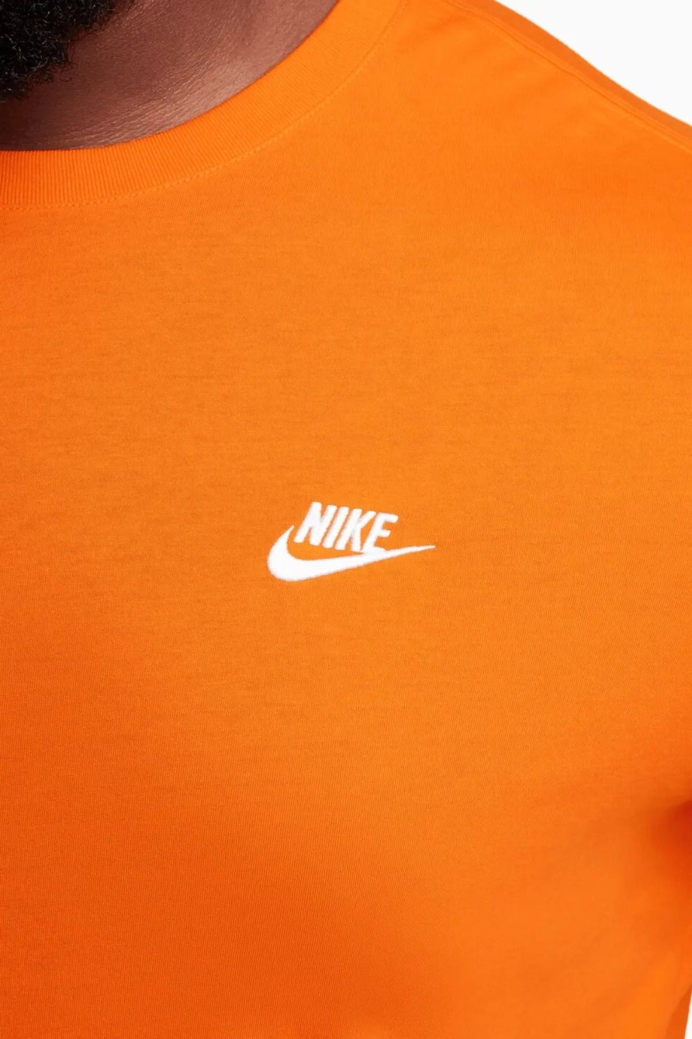 Футболка Nike Sportswear Club - оранжевый