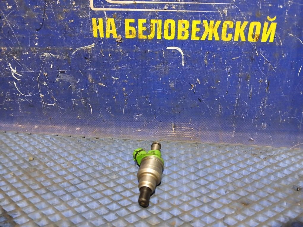 Форсунка топливная TOYOTA CARINA 1990