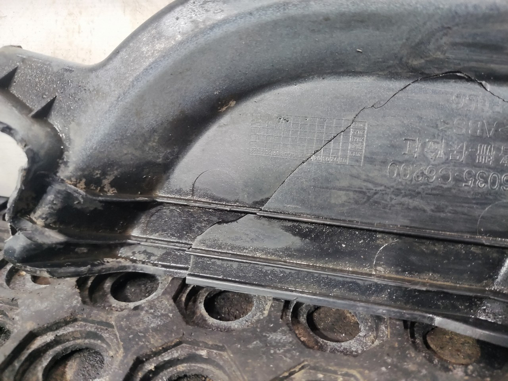 Решетка бампера 2023г