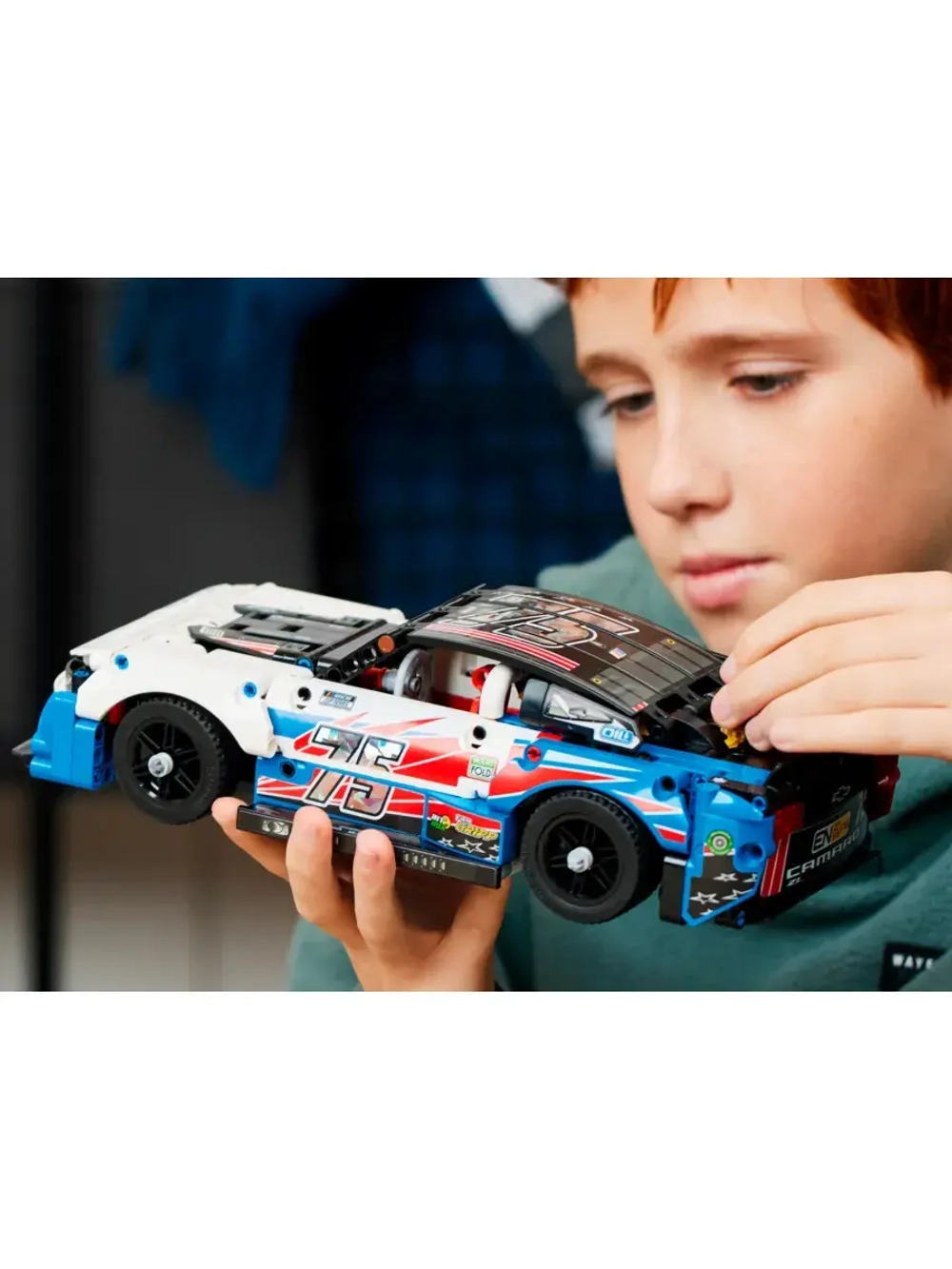 Лего Техник NASCAR Next Gen Chevrolet Camaro ZL1 42153