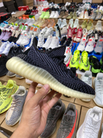 Купить в Москве кроссовки  adidas Yeezy Boost 350 V2