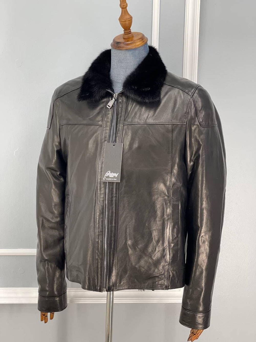 Кожаная куртка Brioni