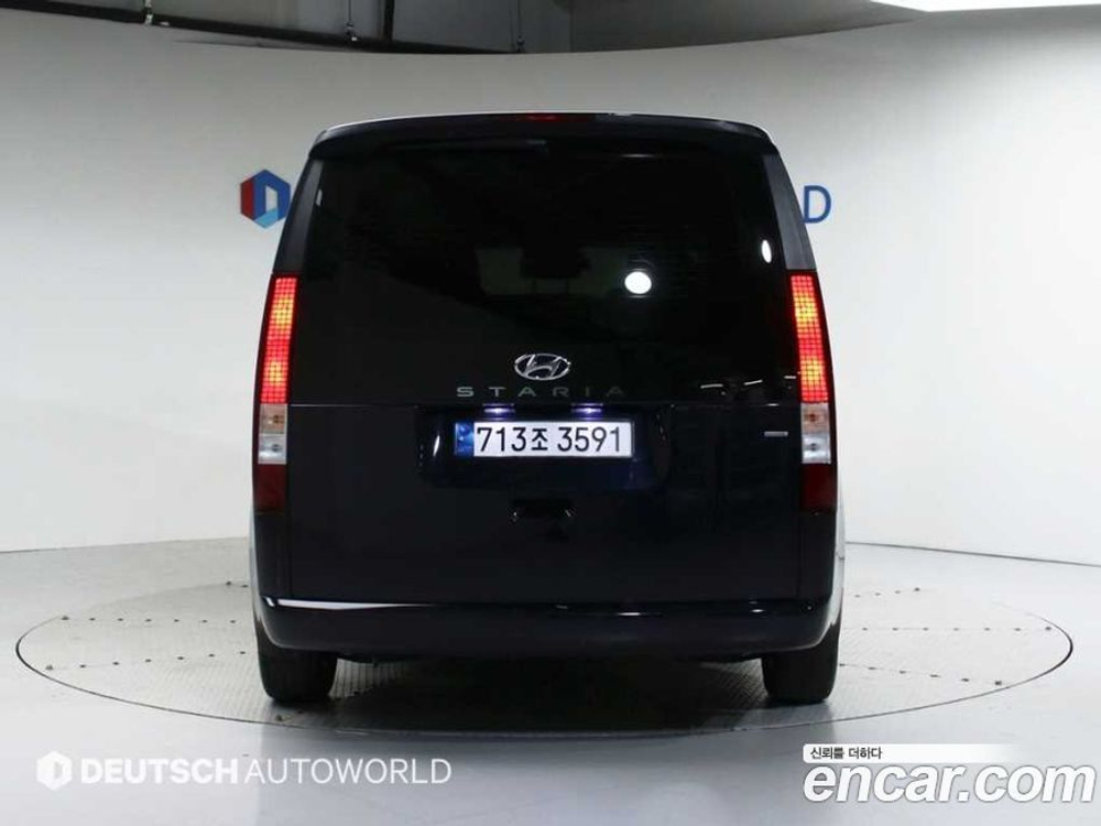 Hyundai Staria 4WD Tourer 11-и местный (04.2022)