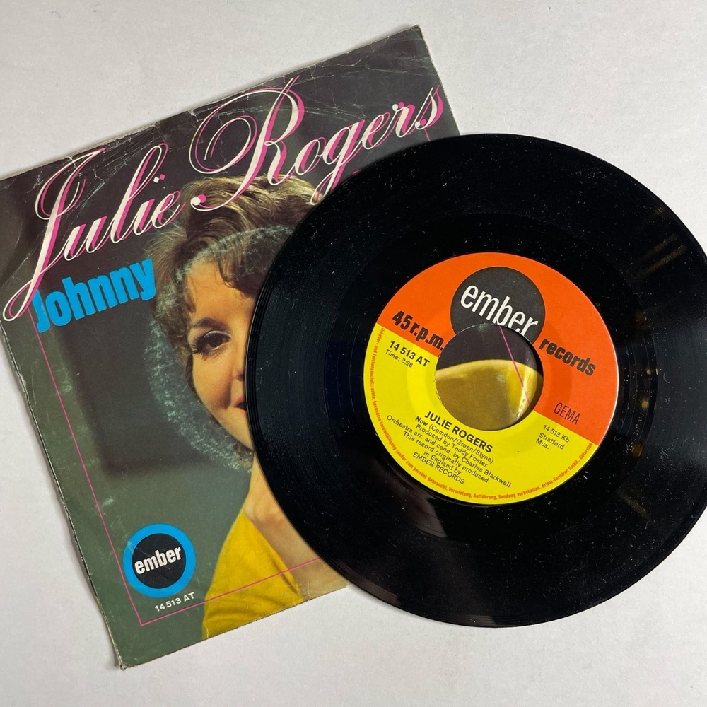 Винтажная виниловая пластинка LP Julie Rogers Johnny, Now (Germany 1970) 7 дюймов, 45 RPM, Single