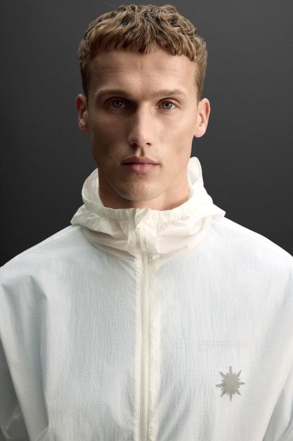 ZARA ВЕТРОВКА, КРЕМОВЫЙ