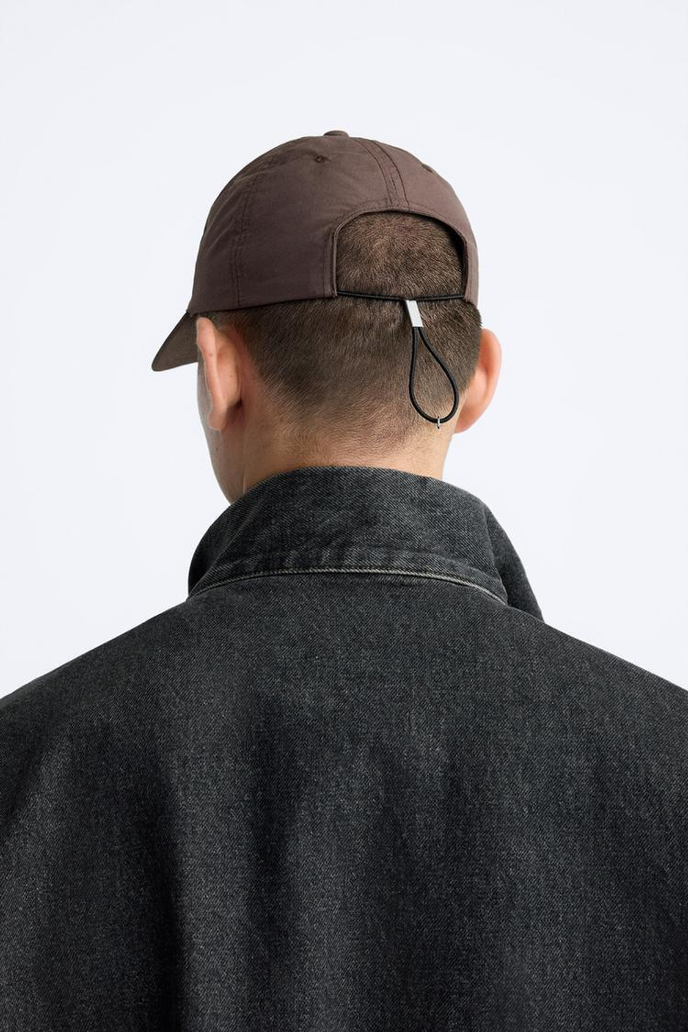 ZARA КЕПКА ИЗ ВЫСОКОТЕХНОЛОГИЧНОЙ ТКАНИ, КОРИЧНЕВЫЙ