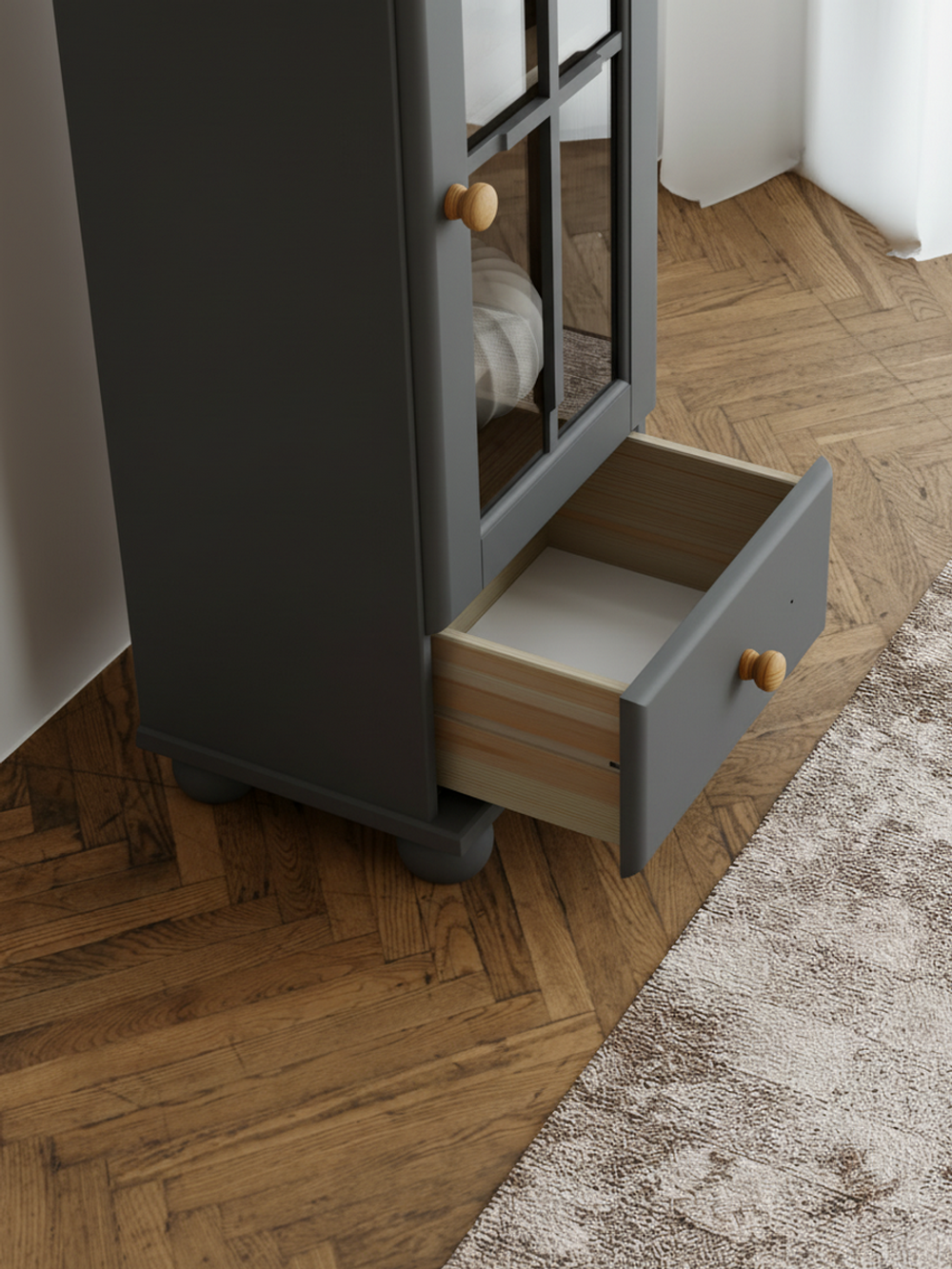 Шкаф витрина 1 дверь 1 ящик Бритта из массива сосны, серый