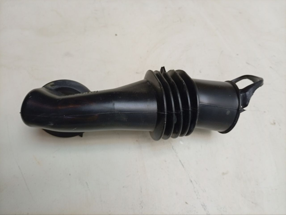 RST703DW кт18 Заливной патрубок для стиральной машины Indesit Ariston 1440029180 б/у