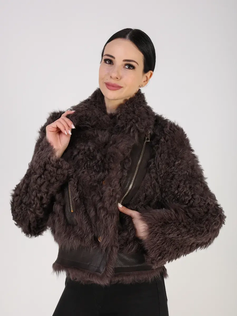 Шуба зимняя натуральная короткая дубленка