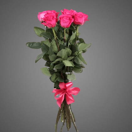 Букет из 7 роз Эквадор с лентой