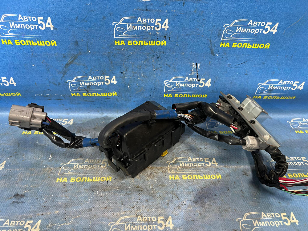 Блок предохранителей подкапотный TOYOTA CAMI 2000-2006