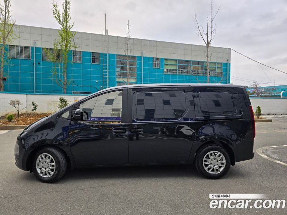 Hyundai Staria Cargo 3-х местный (01.2023)