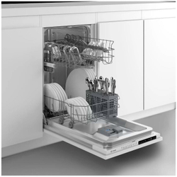 Встраиваемая посудомоечная машина Indesit DIS1C69