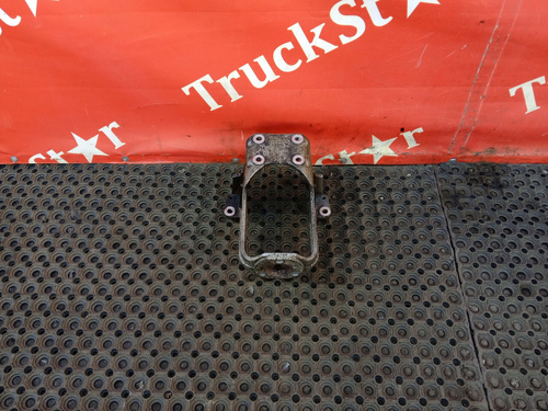 Кронштейн кабины задний