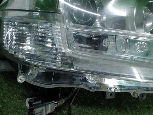 Фара правая Toyota Land Cruiser 200 (2015-2021) LED