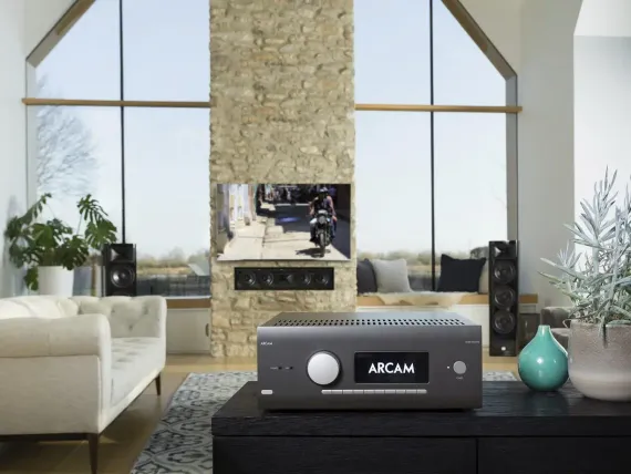 Arcam AVR11