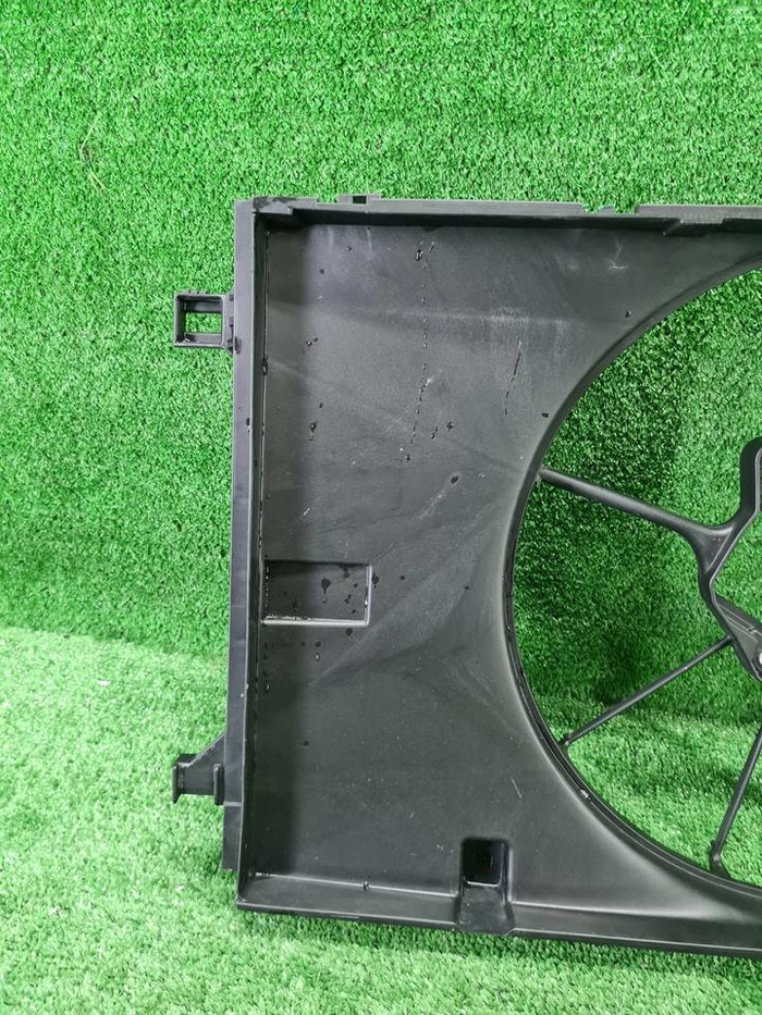 Диффузор вентилятора Lexus UX (2018-н.в.)