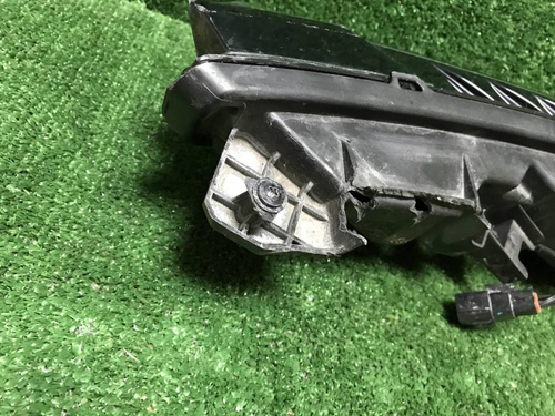 Битый Указатель поворота правый Omoda C5 (22-нв)