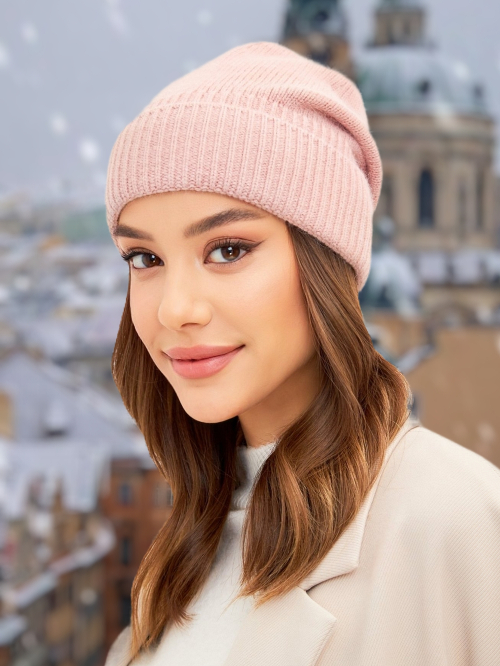 Шапка FABI удлиненная одинарная c отворотом с содержанием 
шерсти енота и ангоры