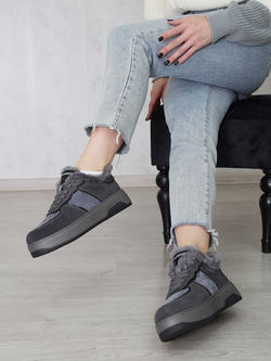 Кроссовки женские зимние