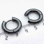 Ювелирные швензы, цвет черный металл, размер 20*4,5 мм, цена за пару