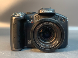 Canon PowerShot S5 IS экран в некоторых положениях тускнеет