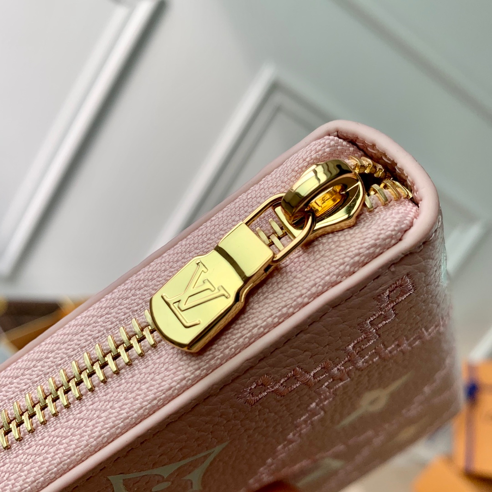Louis Vuitton Zippy Wallet