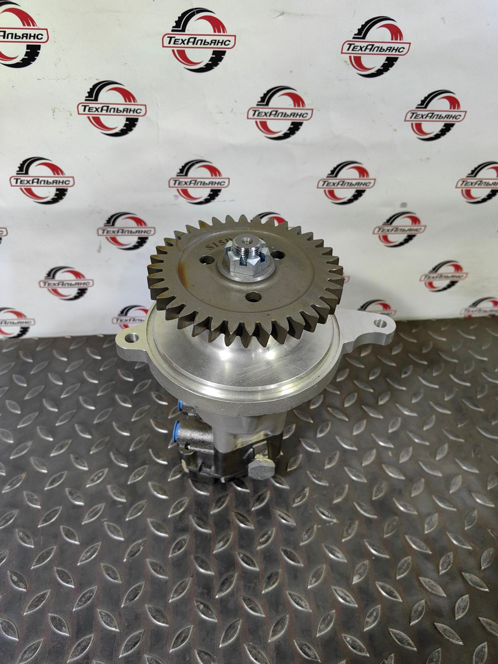 Насос топливный (ТНВД) 21635801