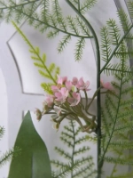 Декоративная цветочная композиция