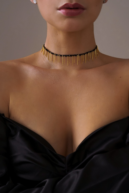 Колье - чокер со шпинелью и цепями в золочении