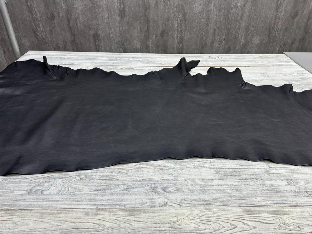 Целая шкура натуральной кожи Этруско цв. Черный / Etrusco Vintage Nero