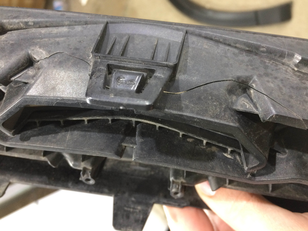 Решетка радиатора Kia K5 20-нв Б/У Оригинал 86350L2310