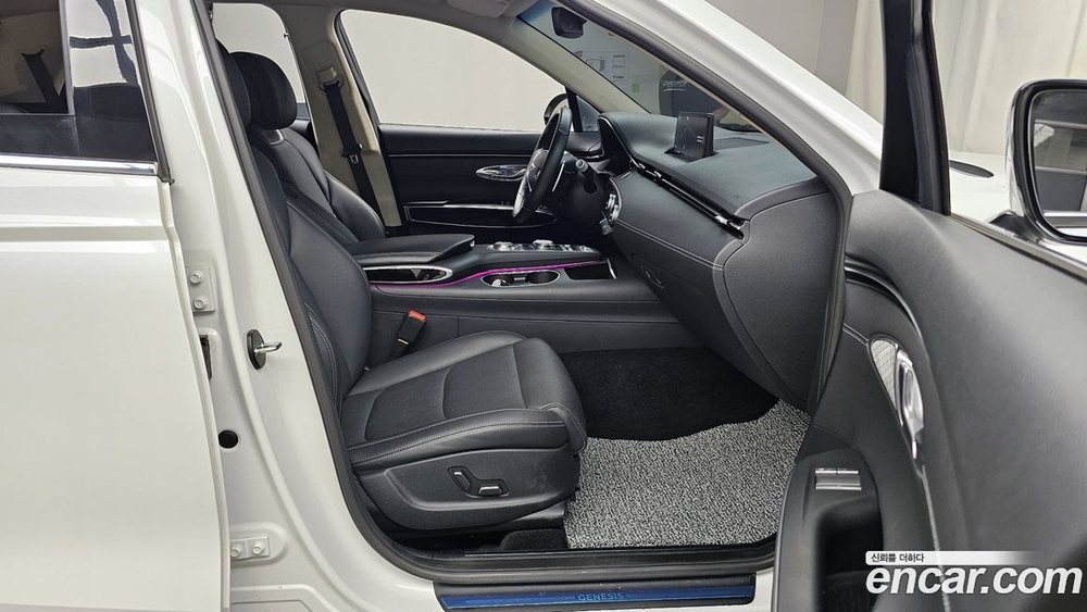 Genesis GV70 2.5T Бензин 2WD (05.2022)