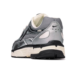 Кроссовки Nike P-6000 'Metallic Silver' CN0149-001