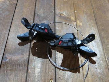 Манетки триггеры Shimano Deore SL-M590 пара