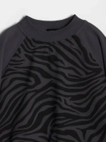 Черный костюм для девочки с юбкой в школу