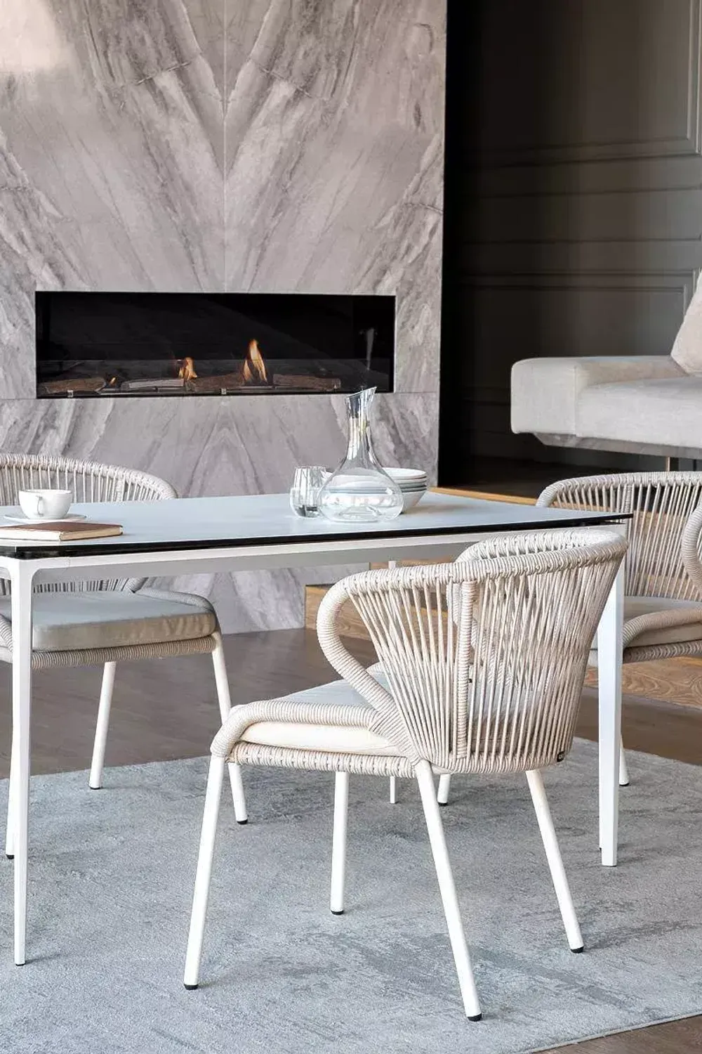 "Малага" обеденная группа на 4 персоны со стульями "Милан", каркас белый, роуп бежевый