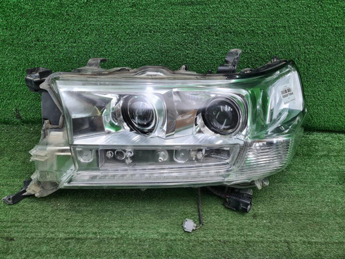 Битая Фара левая Toyota Land Cruiser 200 15-21 LED