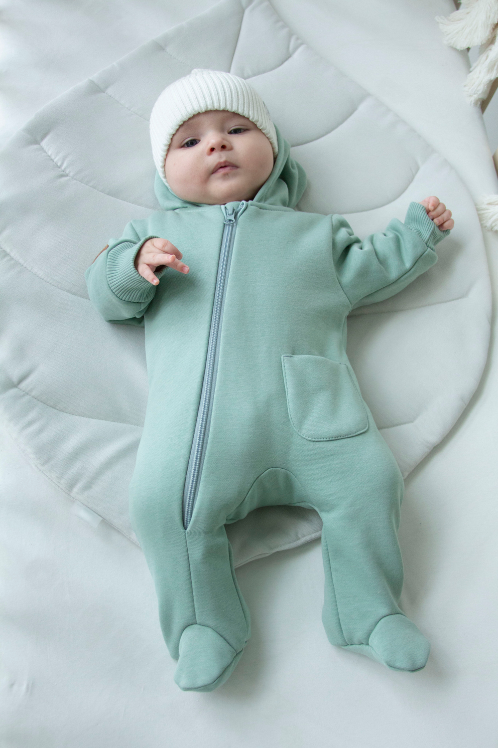 Комбинезон утепленный с капюшоном ментол