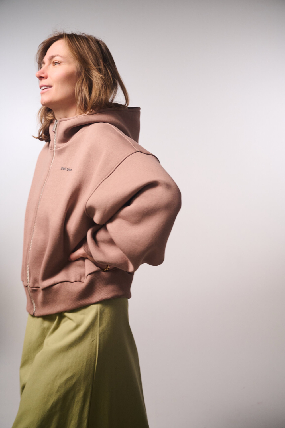 Юбка-трапеция из плотного хлопка оливкового цвета