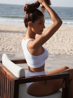 Бесшовный белый топ Американка без рукавов