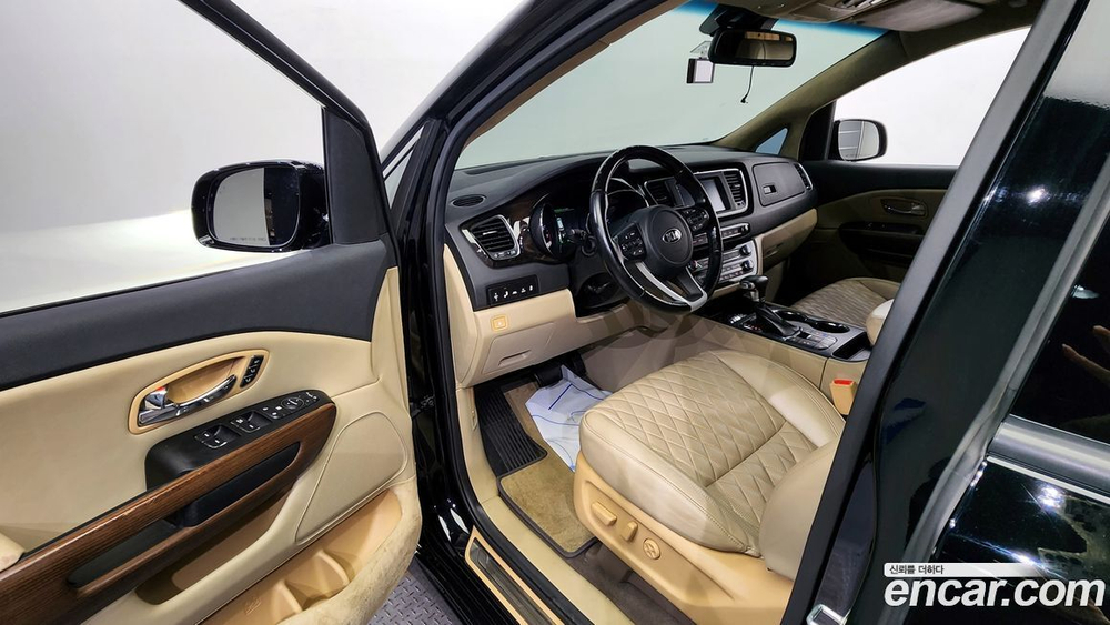 Kia The New Carnival (Sedona) Бензин 9-и местный 하이리무진(특장업체) (12.2019)