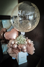 Бокс с цветами и шарами №1