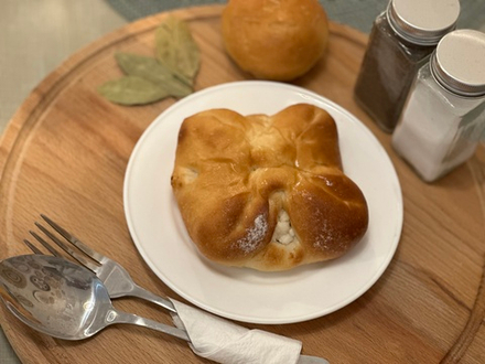 Булочка с творогом
