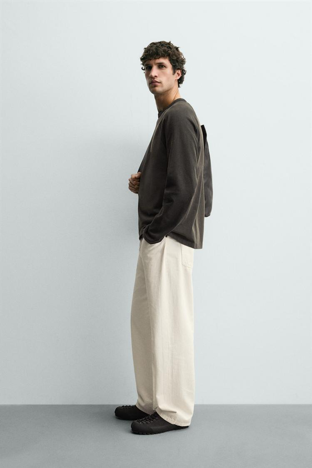 ZARA ФУТБОЛКА В СТИЛЕ КОЛОР-БЛОК, АНТРАЦИТОВО-СЕРЫЙ