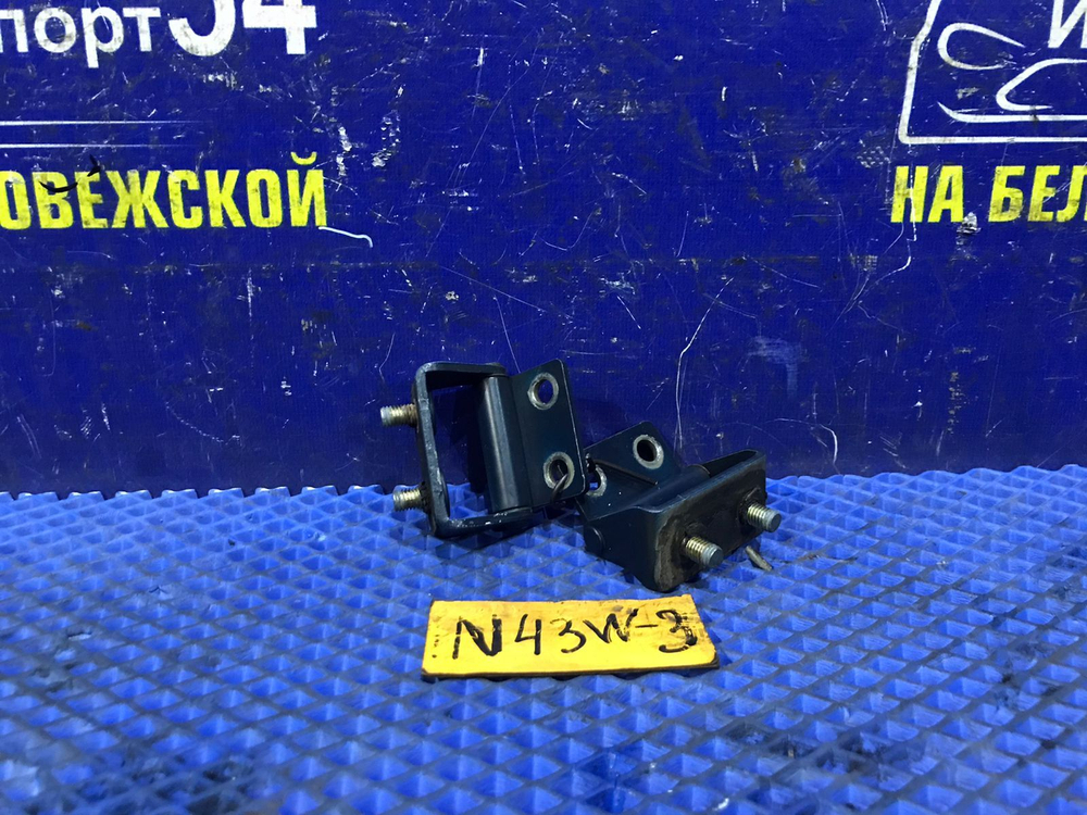 Петля багажника MITSUBISHI CHARIOT 1994